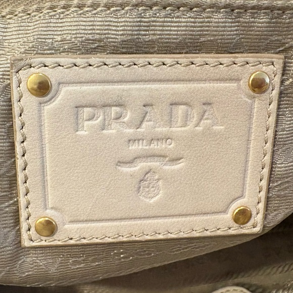 Rare 2004 Prada Cream soft leather bag - Picture 4 of 4